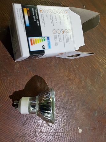 Цоколь GU10 Лампа галогеновая с рефлектором новая 35W
