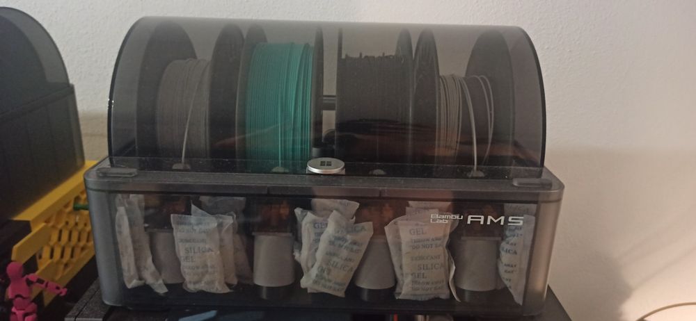 2 AMS + 2 hubs  Bambu Lab