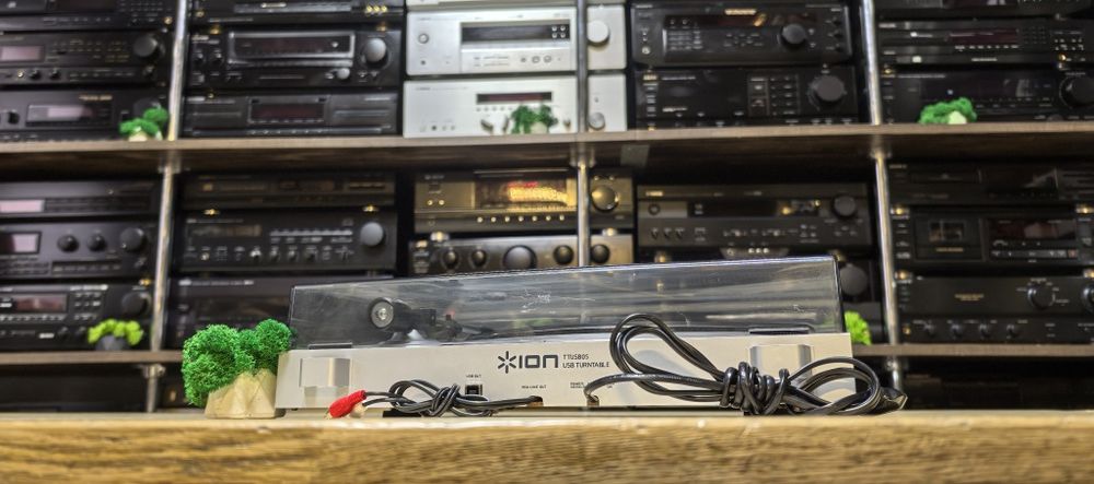 Вініловий програвач ION TTUSB05