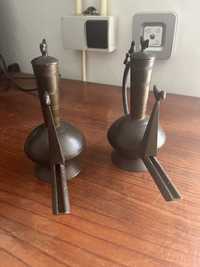 Duas Lamparinas Africanas em metal. 16 cm altura