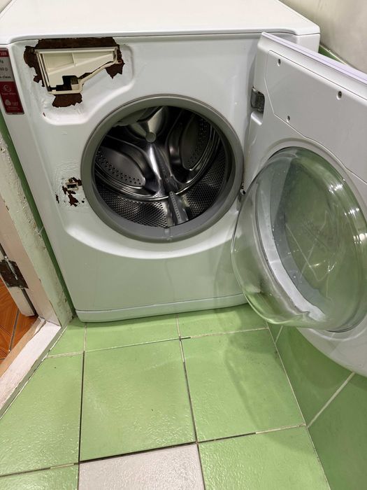 Пральна машина Hotpoint-Ariston Aqualtis AQXF 109, 6 кг, A+