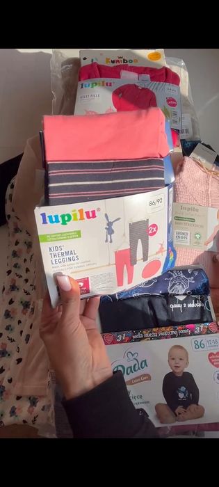 Дитячий стоковий одяг