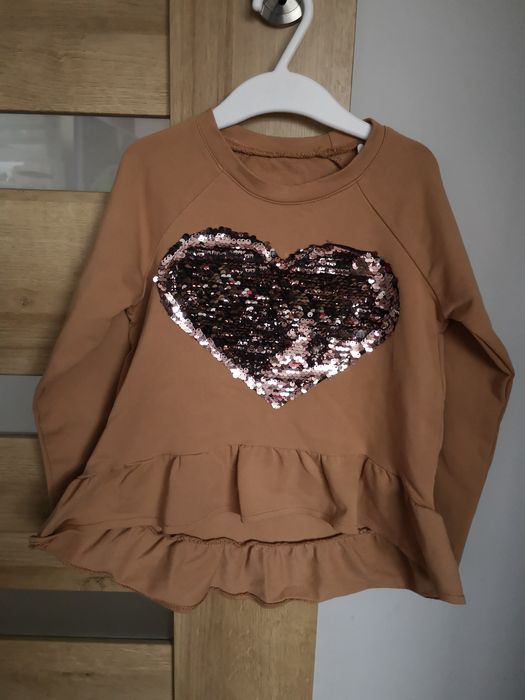 Bluza ze serduszkiem cekiny