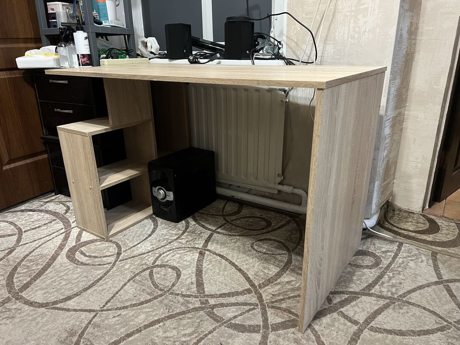 Стол письменный или компьютерный