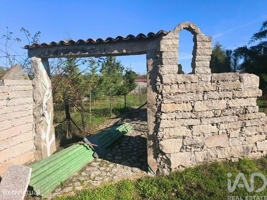 Propriedade em Ervedal e Vila Franca da Beira de 1890 m2
