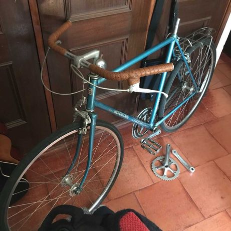 Bicicleta antiga Motobecane restaurada