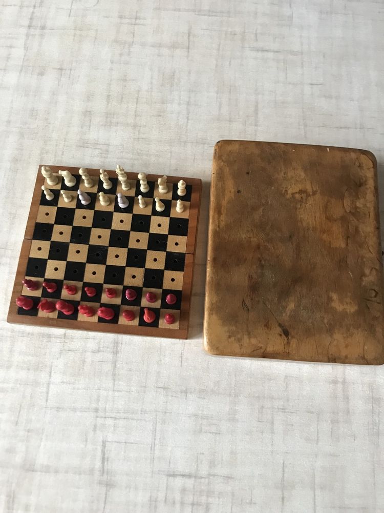 Продам миниатюрные старинные шахматы
