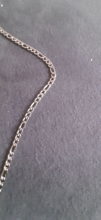 Łańcuszek z krzyżykiem