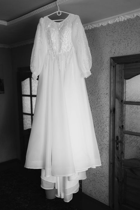 Весільня сукня *