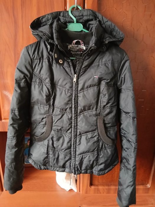 Продам женскую курточку.