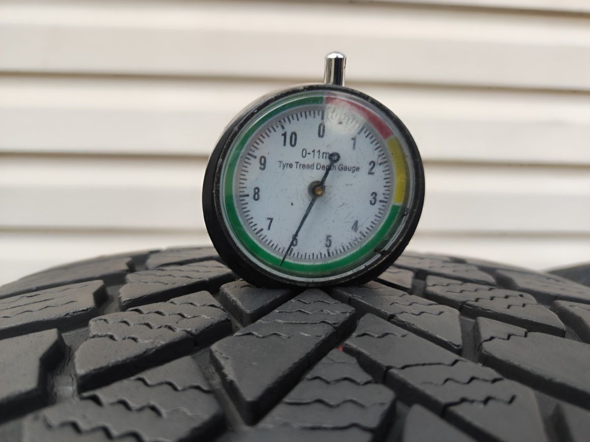 225.60.17 dwie opony zimowe Bridgestone Blizzak LM 005