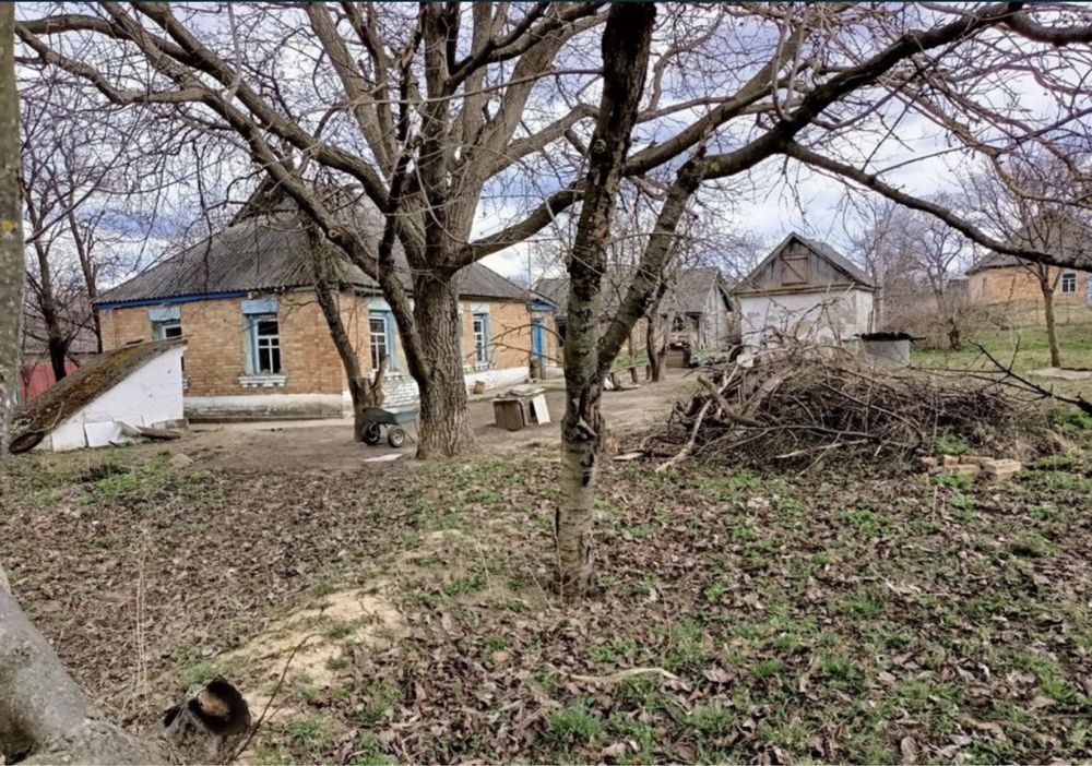 Пролам будинок в селі