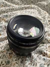 Canon EF 85mm 1.8