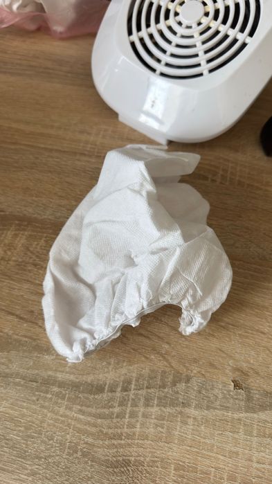 Sprzedam mały pochłaniacz pyłu do manicure