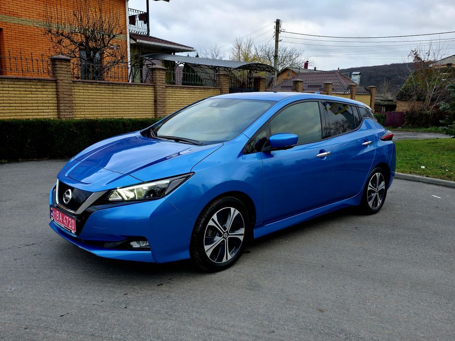 Nissan leaf 2021