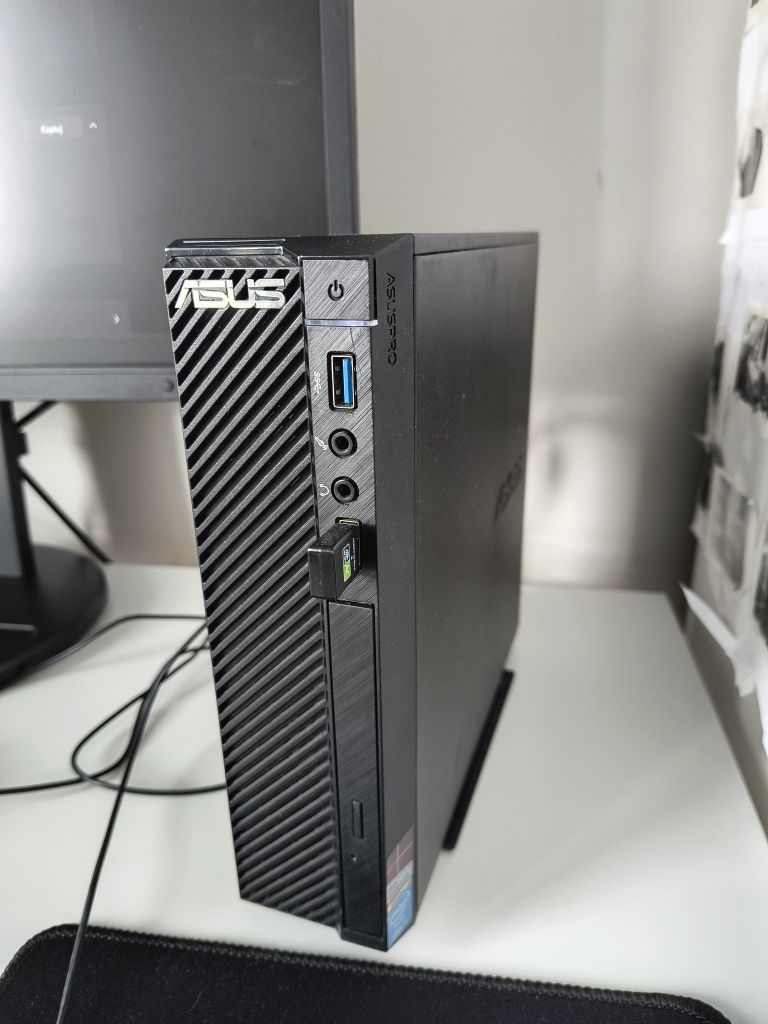 Desktop Asus mini pc intel i3