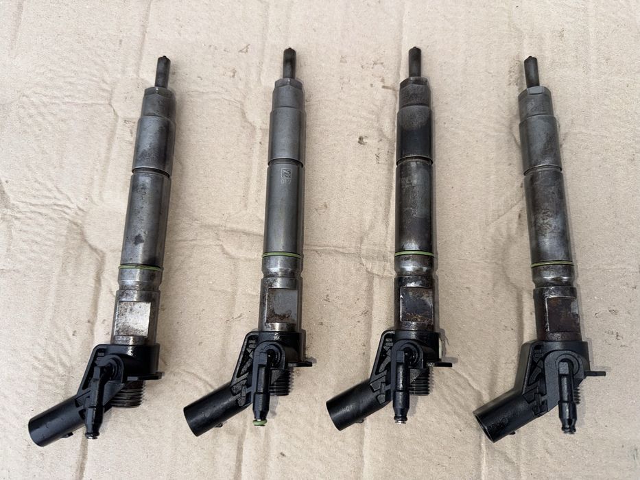 Форсунка 2,2 пʼєзо на Mercedes-Benz VITO W639.