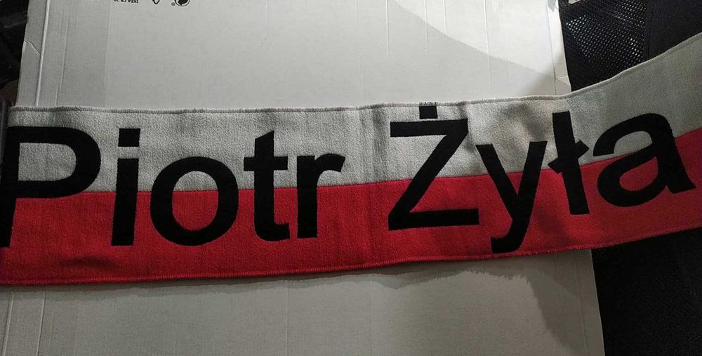 Szalik Biało - Czerwony Piotr Żyła dla kibica