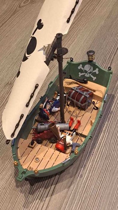 Navio Piratas com motor Playmobil
