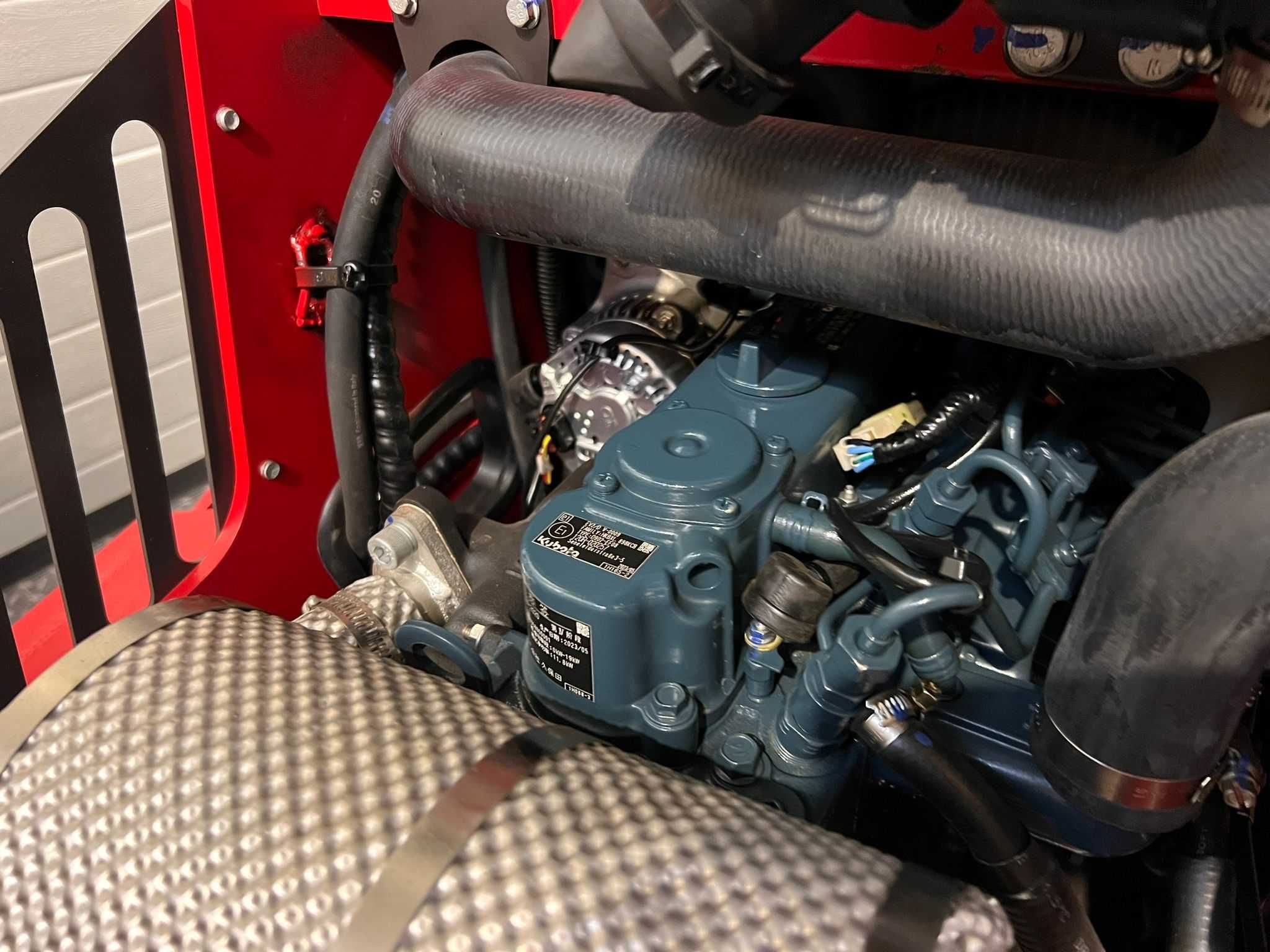 Mini Carregadora  RHINOCEROS KS925 Kubota