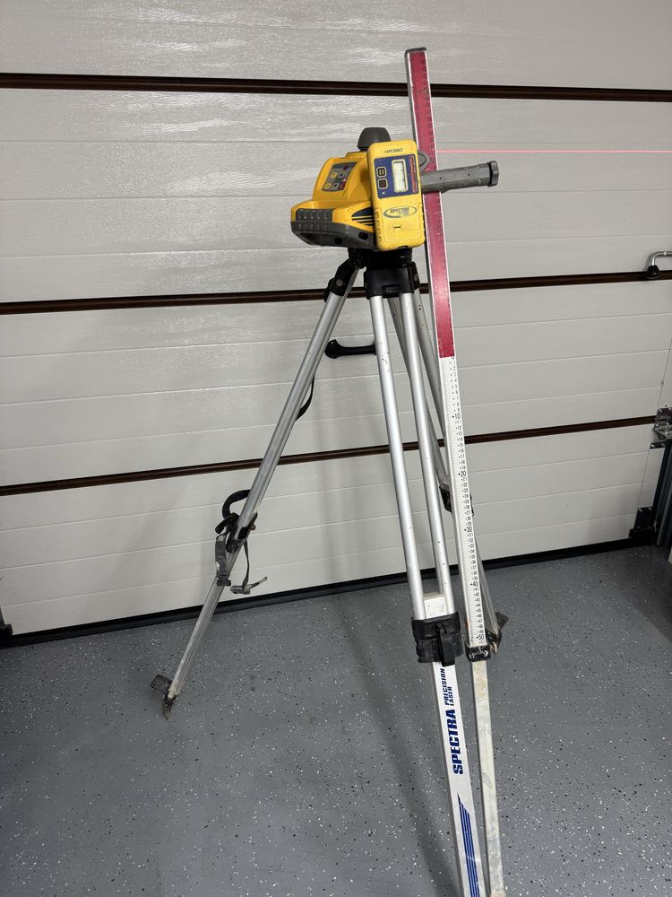 Niwelator laserowy SPECTRA HV301