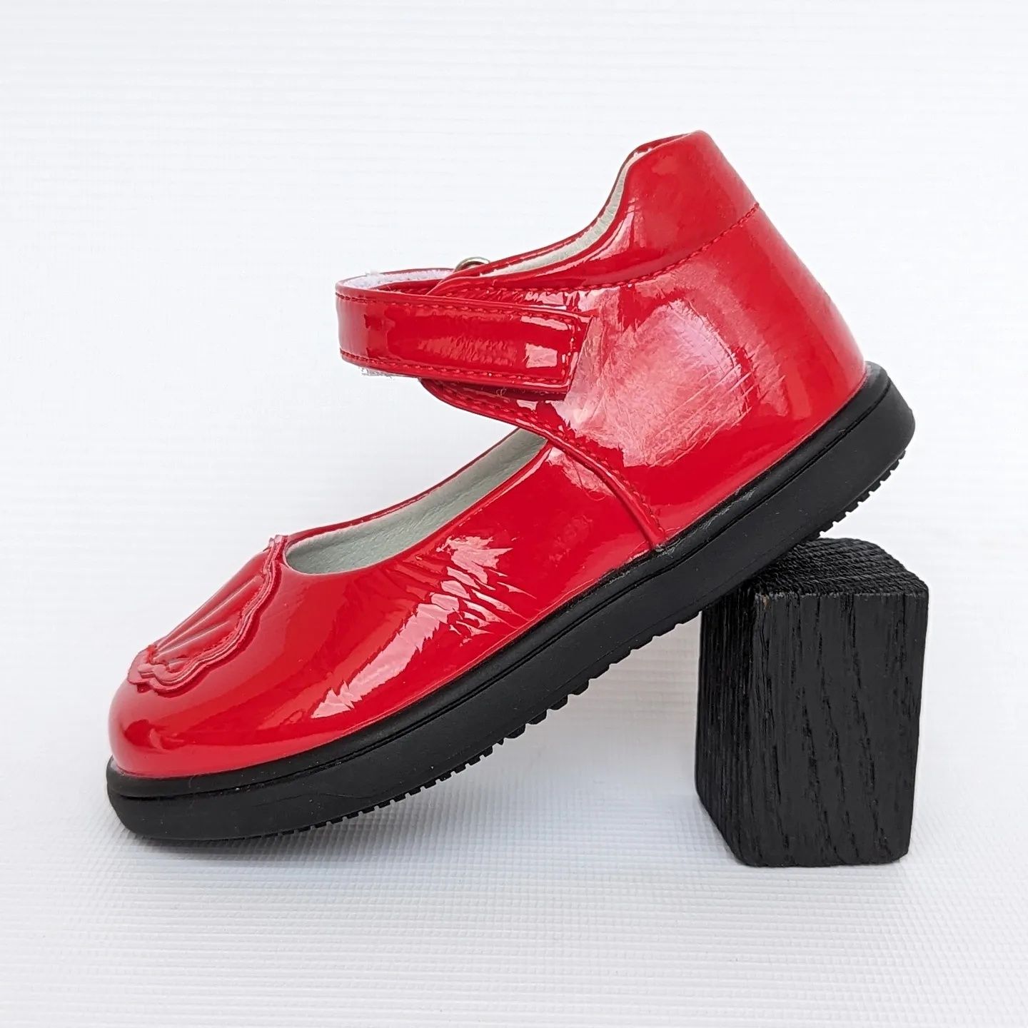 Лакові червоні туфельки для дівчинки,шкіряна устілка,20,21,22,23,24,25