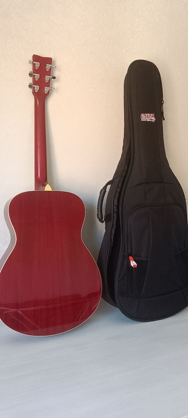 Гитара YAMAHA FS 820