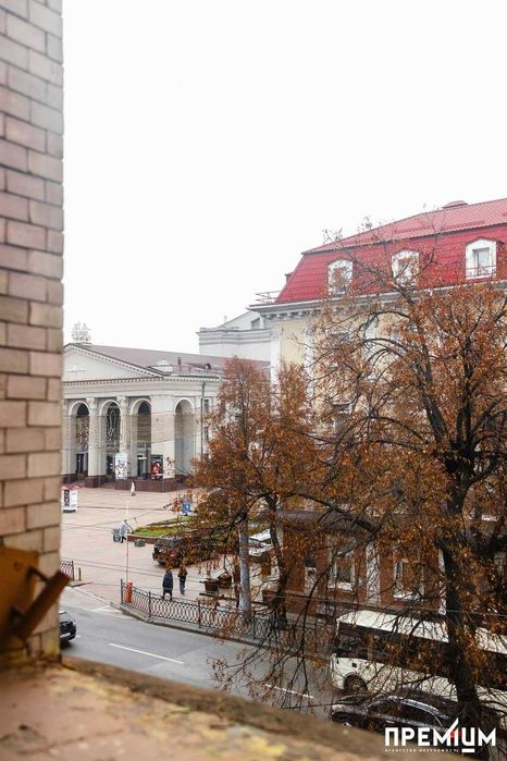 Продаж 2-кімнатна квартира "сталінка" ЦЕНТР МІСТА