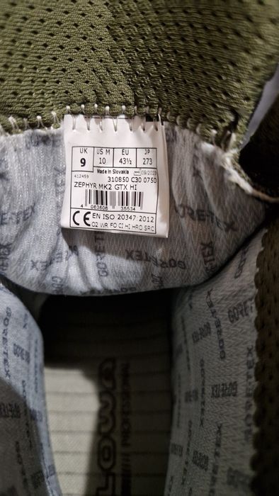 Продам берці нові