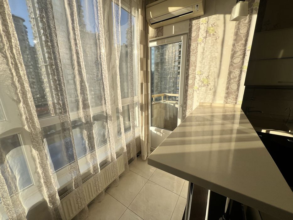 Оренда 3 кім. кв.  ЖК Пори року  Вул. Мокра 20