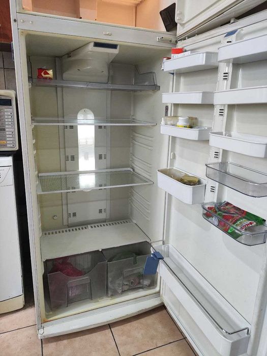 Холодильник 200х70х65см BOSH KSU44   403л.