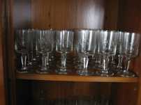 Serviço de copos meio cristal, lapidados . Muito pouco uso