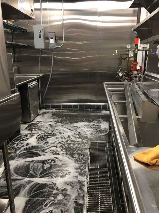 Клінінг офісів. Уборка салонов, кафе, магазинов в Киеве. Прибирання