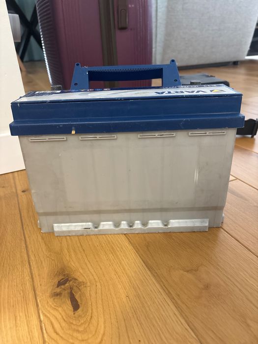 Автомобильный аккумулятор Varta 74 Ah / 680 A E11 R+ Blue Dynamic