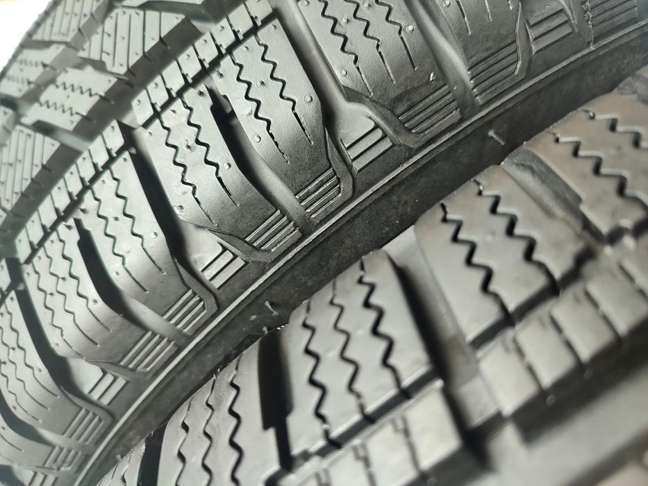 Opony 215/70 R 15 C Hankook Winter Icept LV Jak Nowe