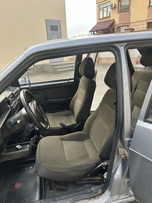 Знаходиться м. Іф