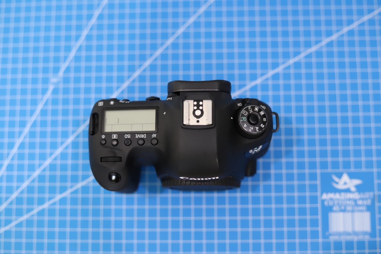 Canon EOS 6D + grip + akcesoria – przebieg 57 514 super stan 

Sprzeda