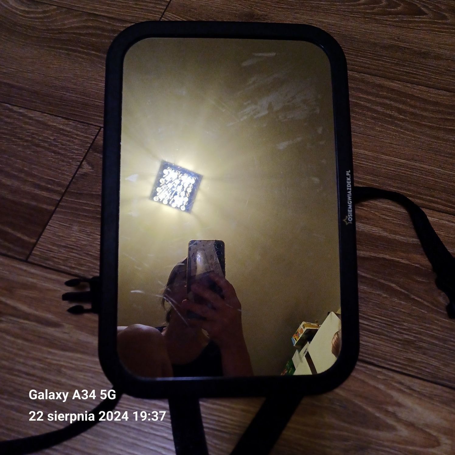 Lusterko samochodowe do obserwacji dziecka