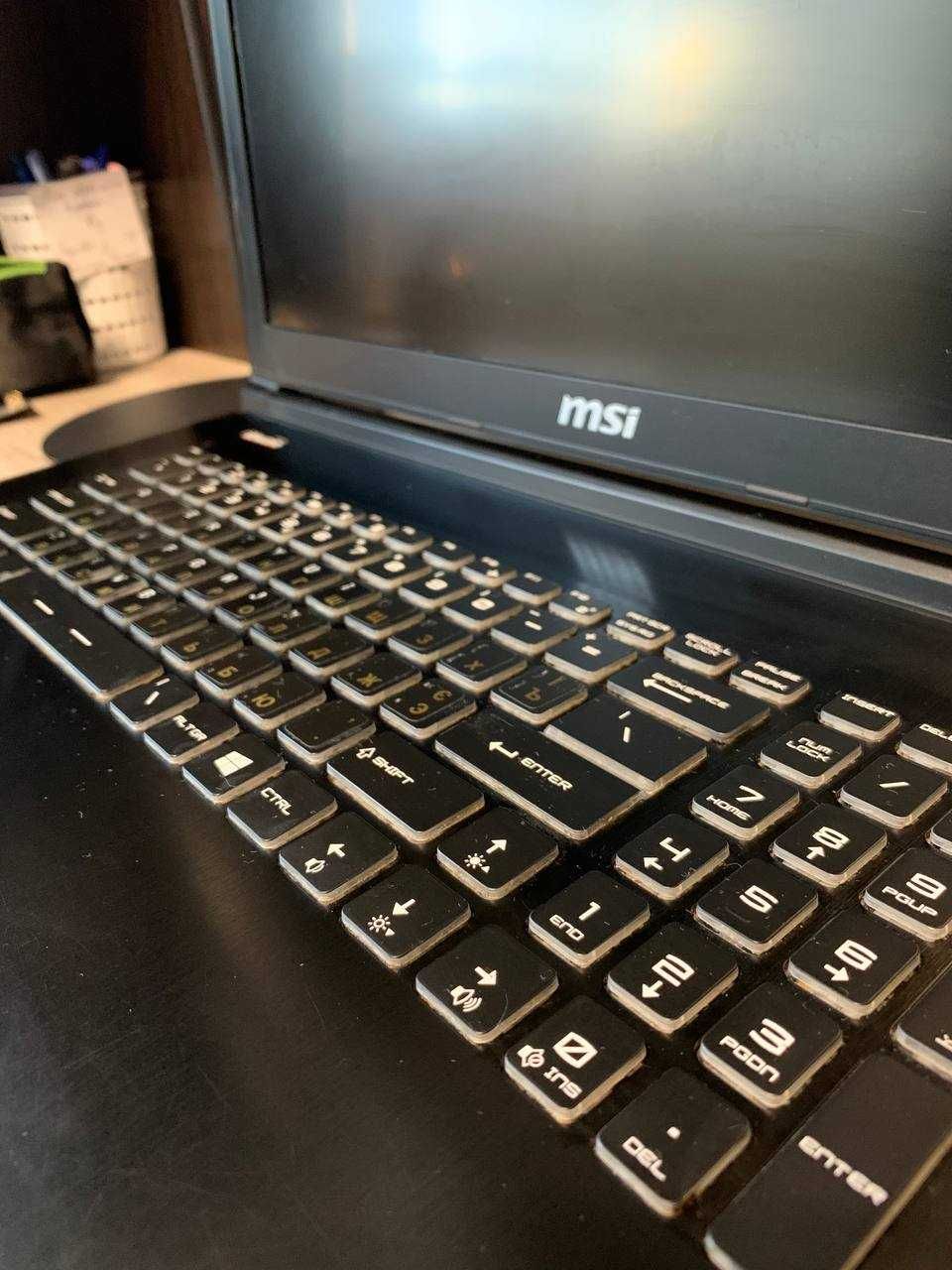 Ноутбук MSI MS-1792 в гарному стані