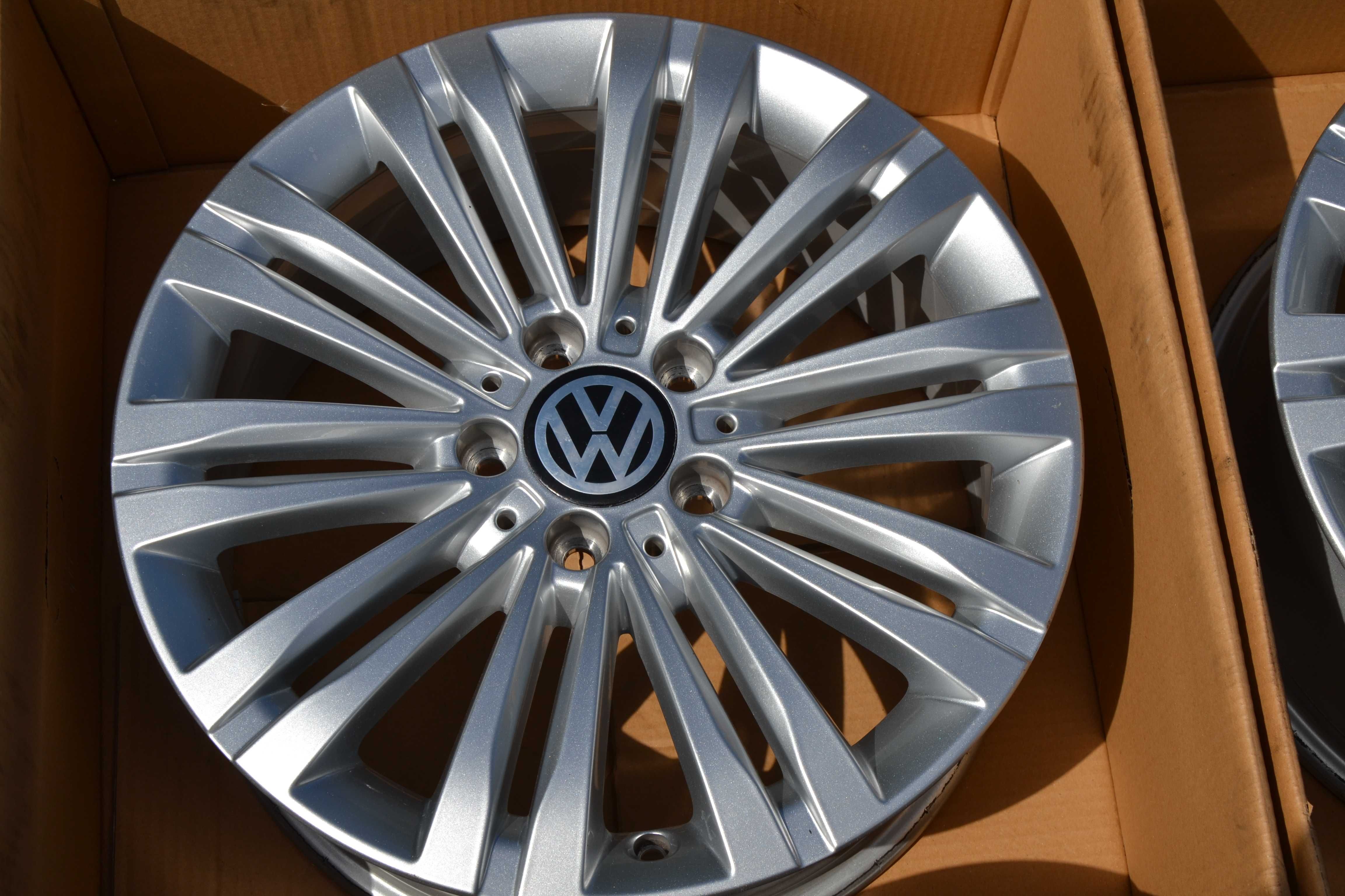 Skoda VW Passat B7 B8 Touran GOLF Felgi 17"Jak Nowe