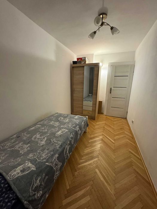 Wynajmę 3-pokojowe mieszkanie z dobrą komunikacją, na skraju parku