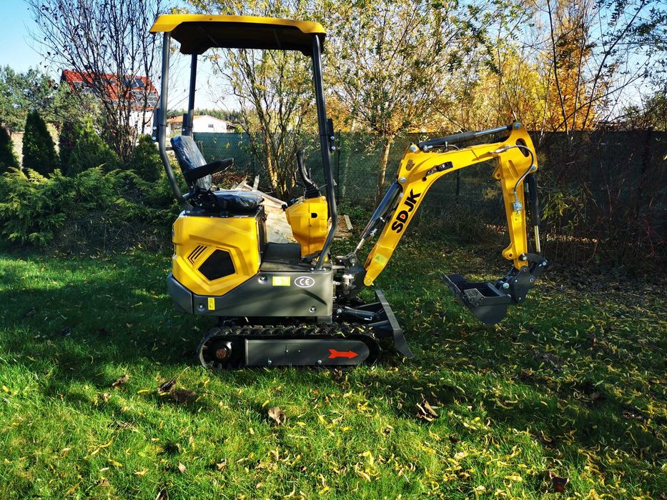 Nowa minikoparka 1200kg ze skrętnym ramieniem i osprzętem