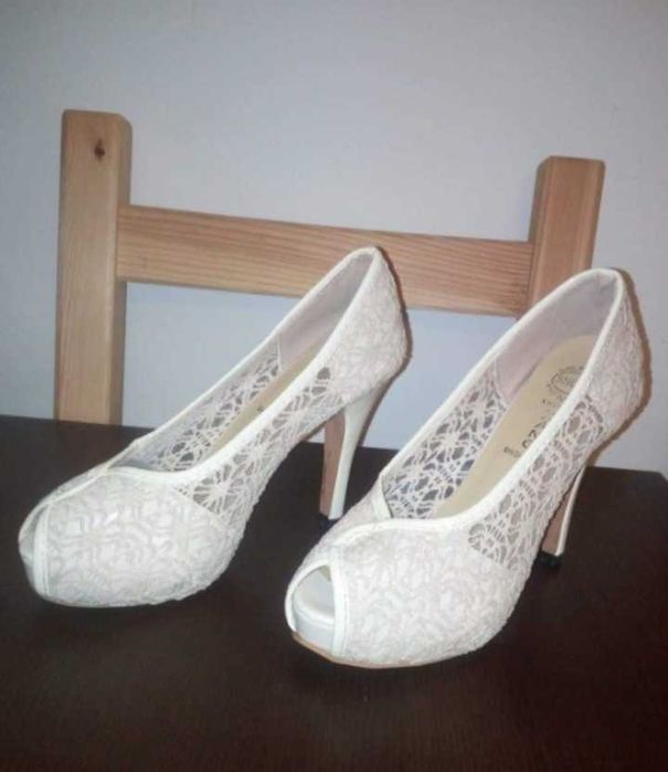 Sapatos salto, várias marcas e tamanhos