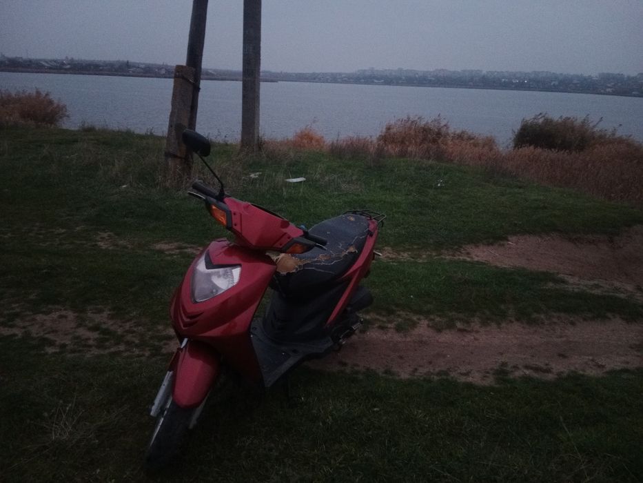 Продам скутер  4-т