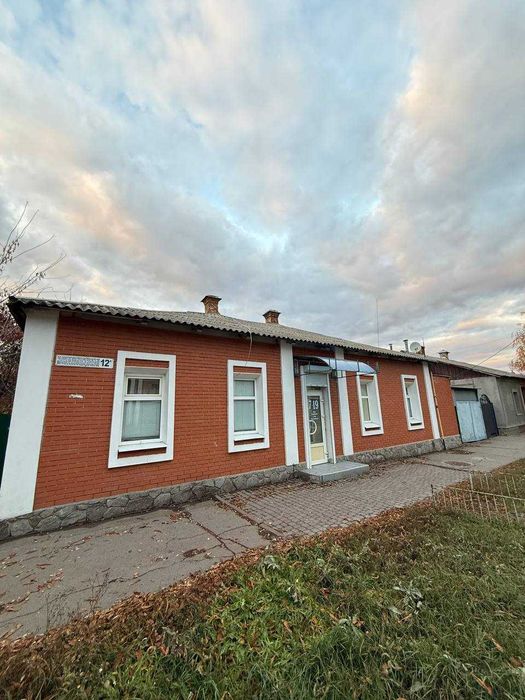 Будинок в центрі міста стадіон Ворскла супер під комерцію