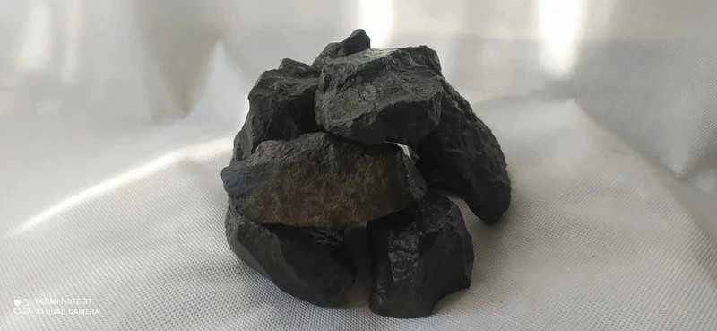 Grota z dębu korkowego+10 kamieni bazaltowych