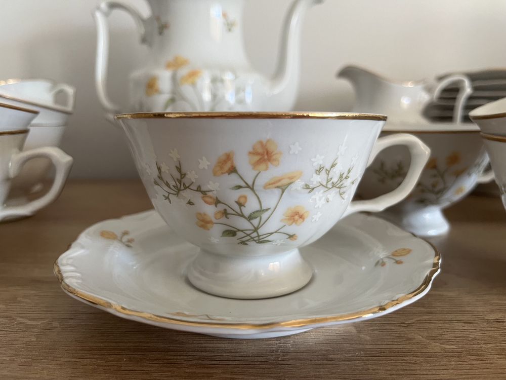 Zestaw porcelany 26 elemntow 12 osób