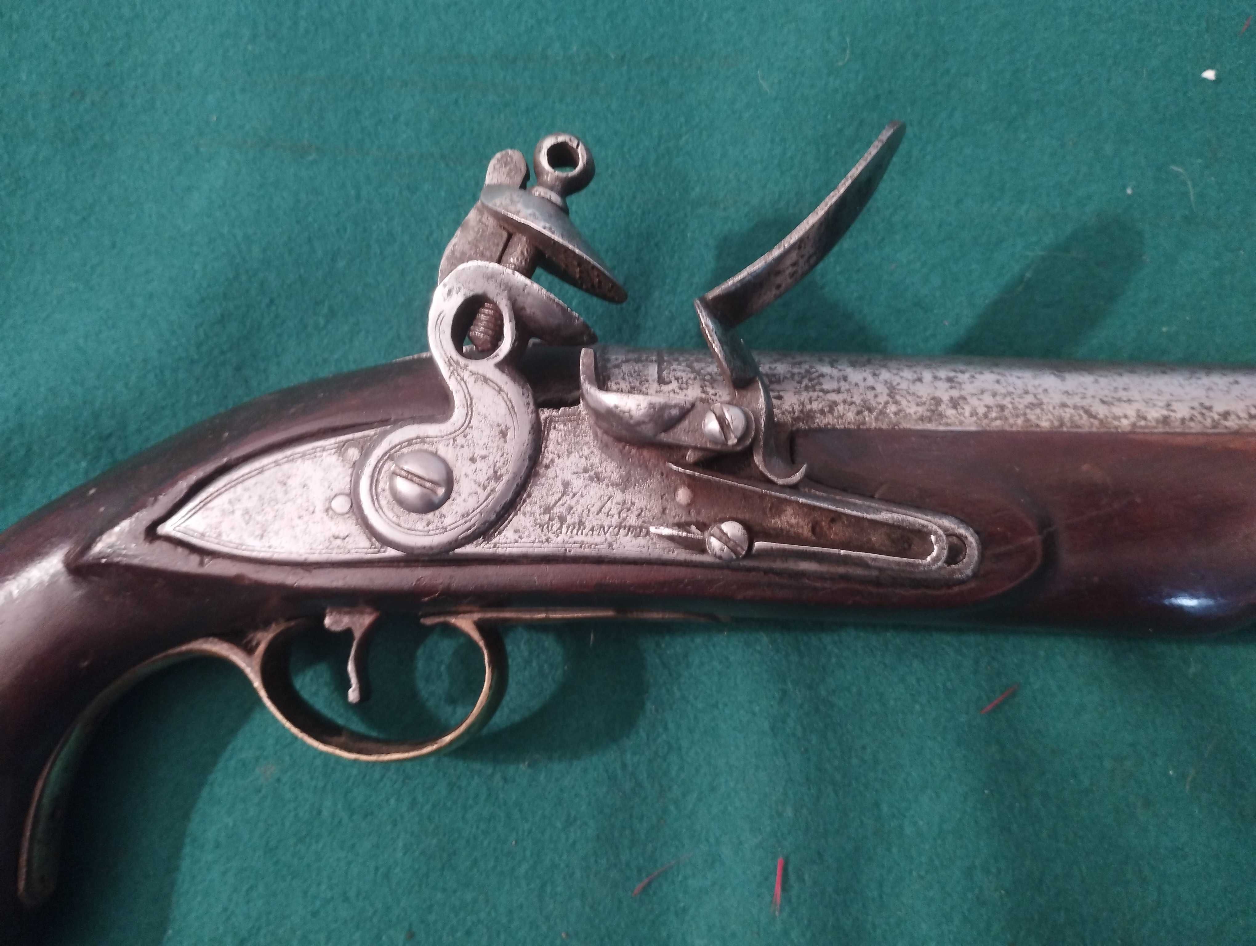 Pistola de pederneira britânica, modelo 1796, cerca de 1800.