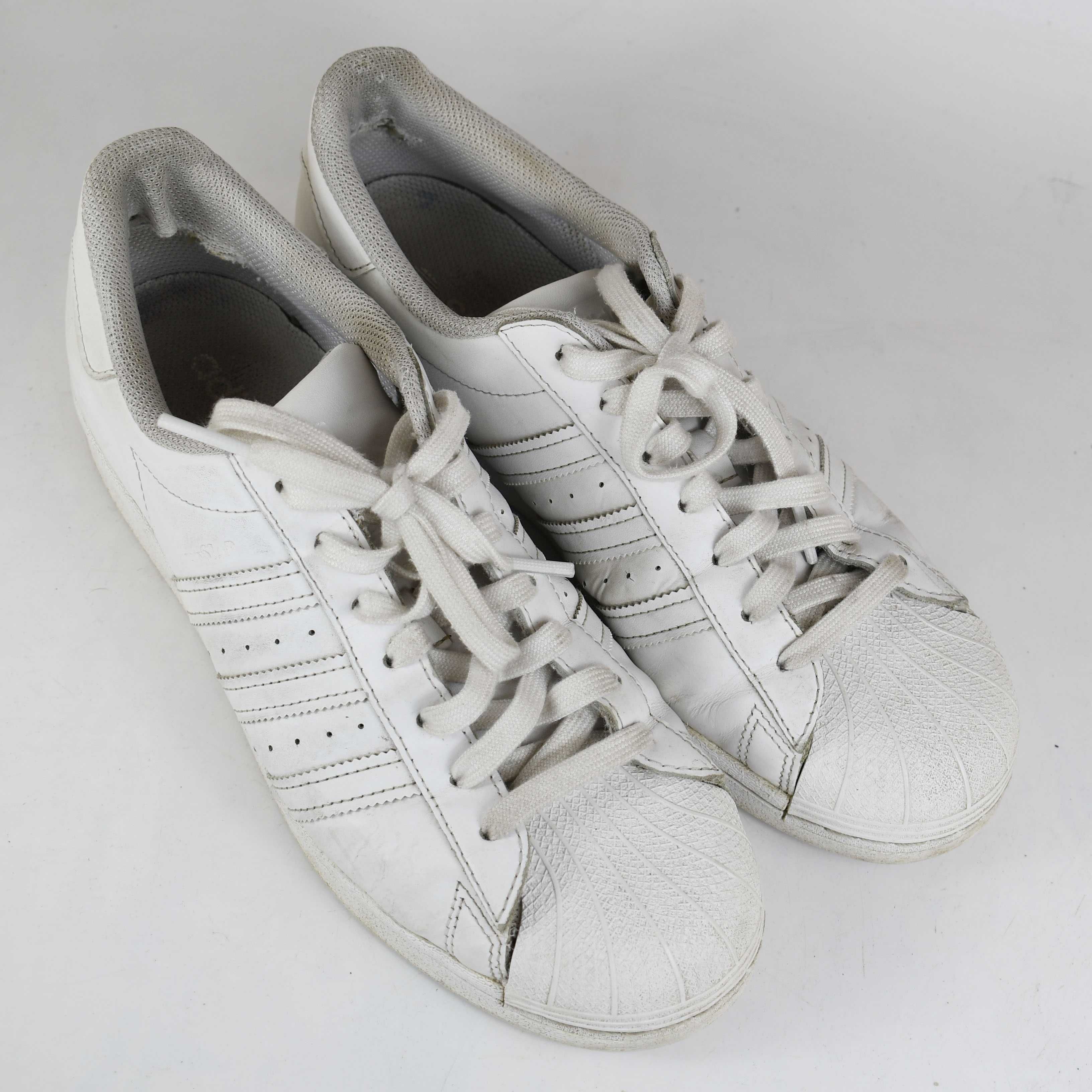 Używane z wadą Adidas Superstar GVS47 rozmiar 42 2/3