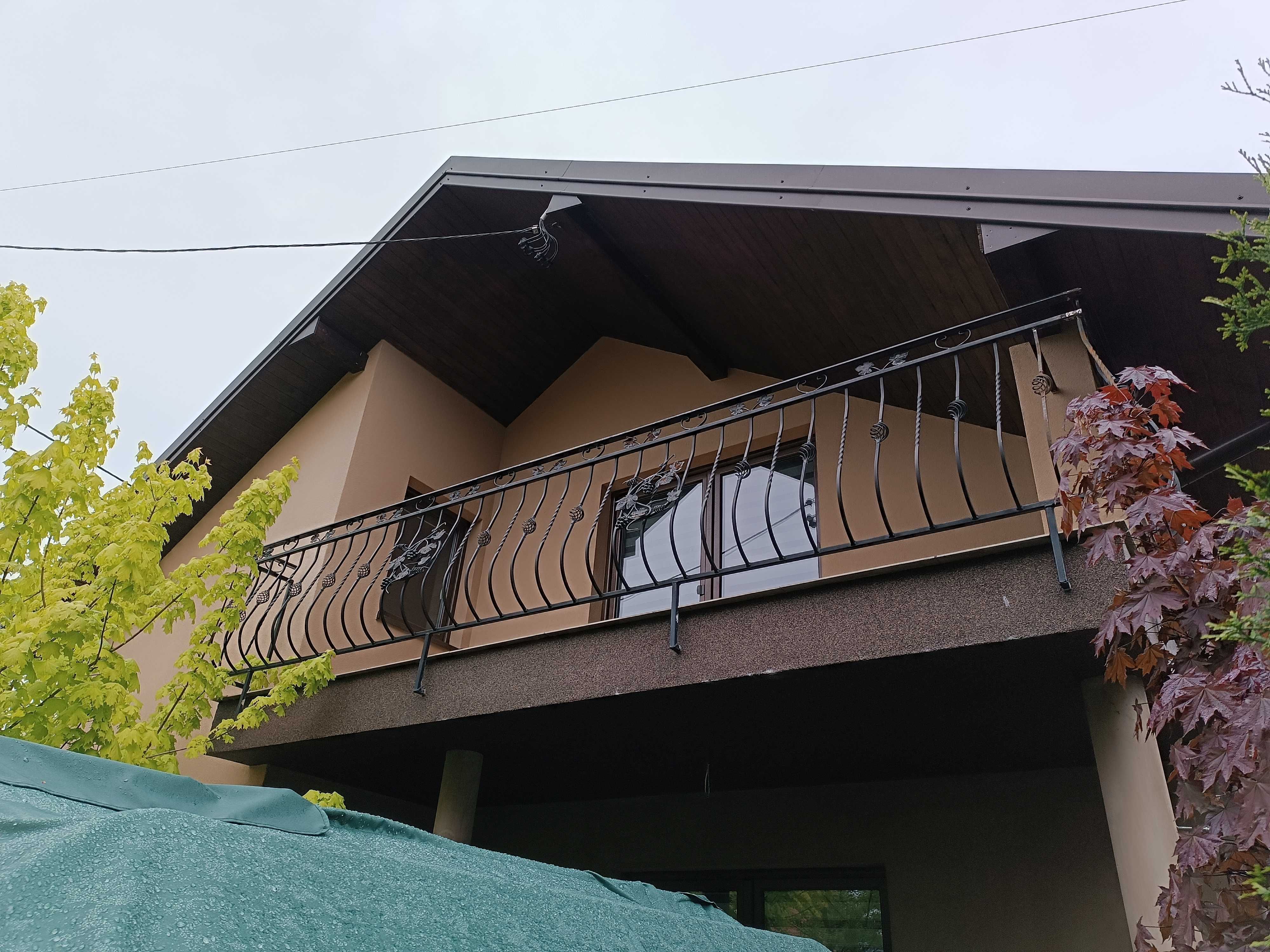 Balustrada barierka kuta metalowa na taras balkon zewnętrzna